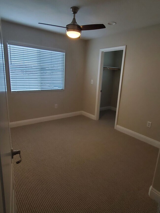 Building Photo - 4 Bedroom home in Elk Grove