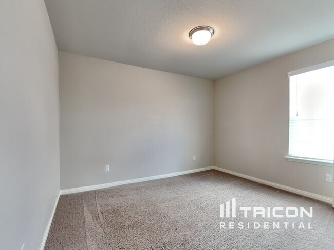Building Photo - 13532 Emerson Wy