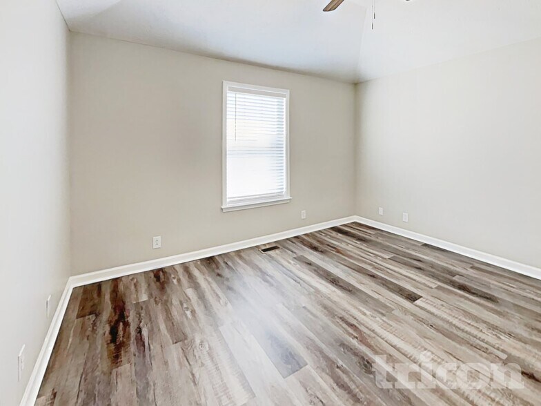 Building Photo - 110 Aretha Ct