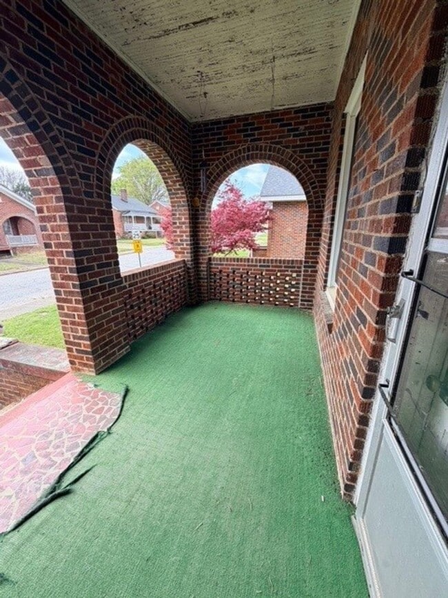 Building Photo - 100 Piedmont Ave