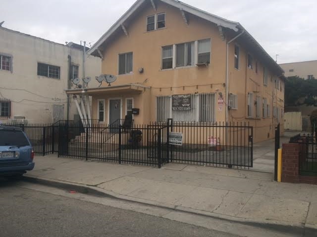 Building Photo - 205 W Vernon Ave