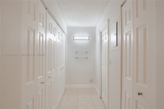Building Photo - 2700 Coral Springs Dr