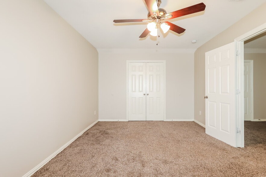 Building Photo - 21302 Berry Ridge Ln