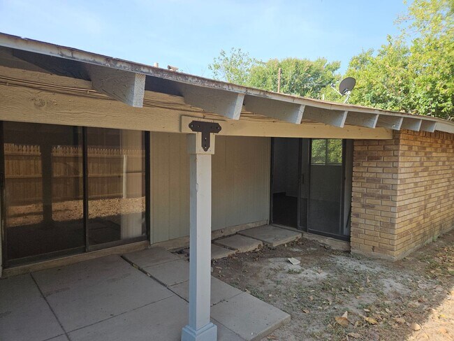 Building Photo - Single Story home In Arlington off Little ...