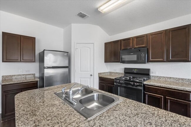 Building Photo - 15116 Custis Ln