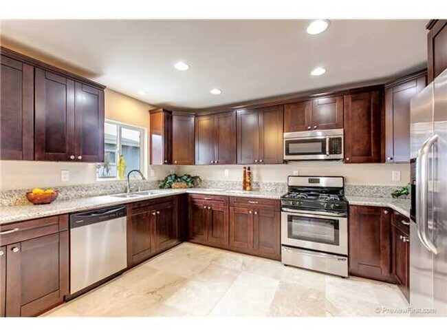 Building Photo - YOUR NEW HOME - IMPERIAL BEACH 3 bed / 2 bath Minutes to the beach!!