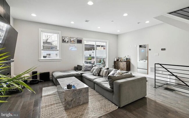 Building Photo - 2813 Tilton St