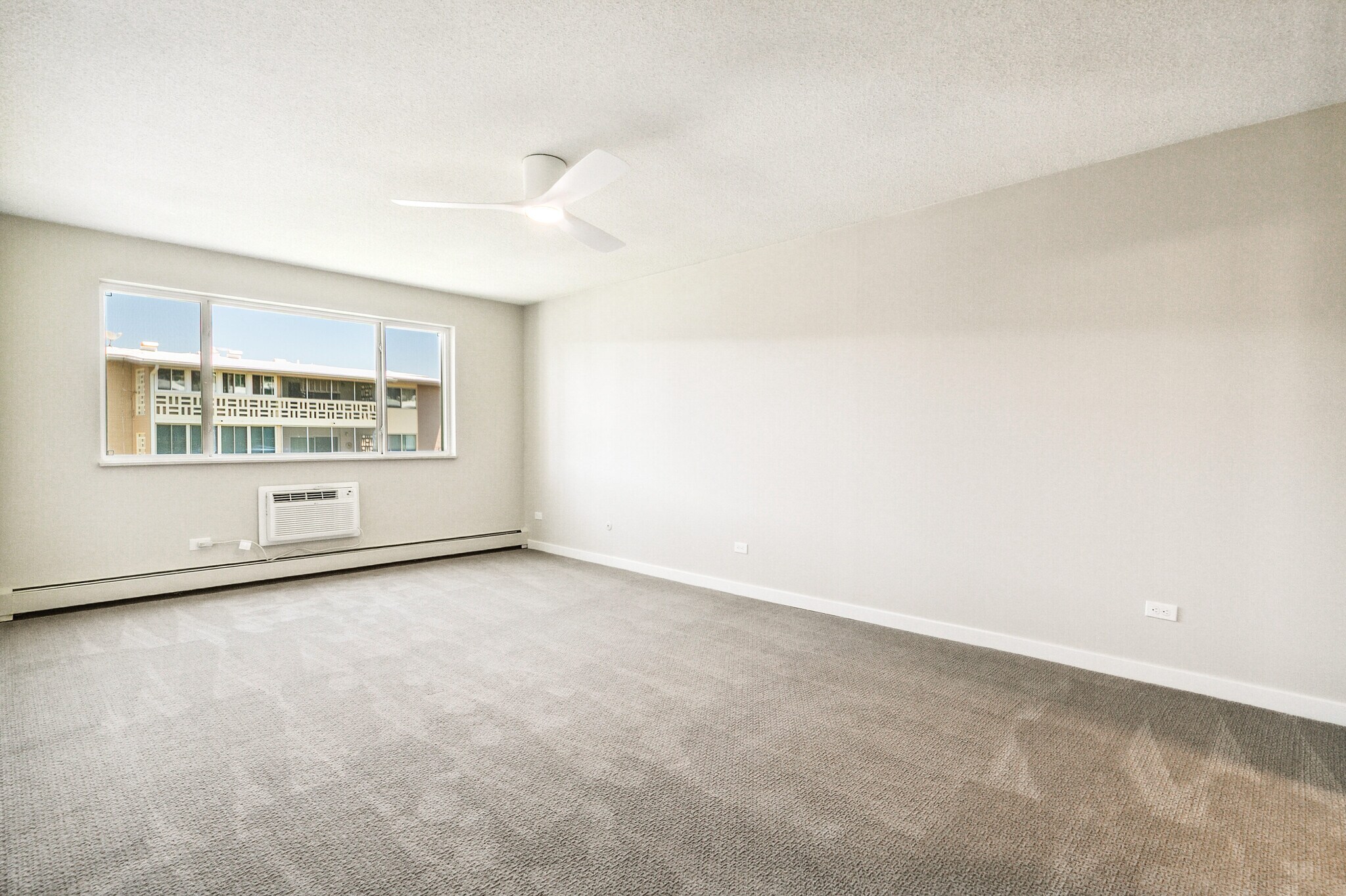 Building Photo - 725 S Alton Way