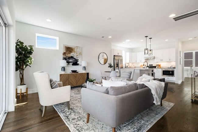 Building Photo - 1806 Lischey Ave