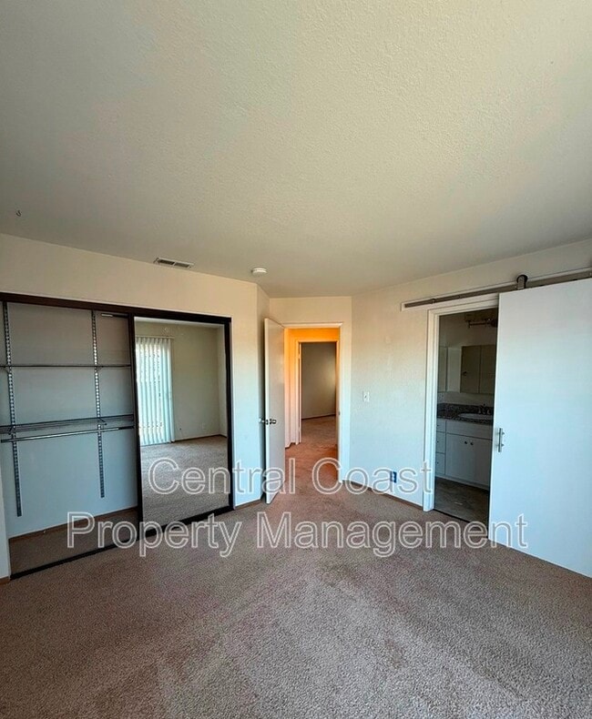 Building Photo - 161 Pebble Pl