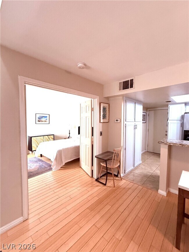 Building Photo - 2752 Lodestone Dr