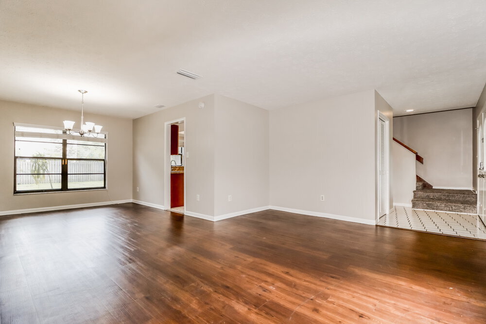 Building Photo - 15715 Country Lake Dr
