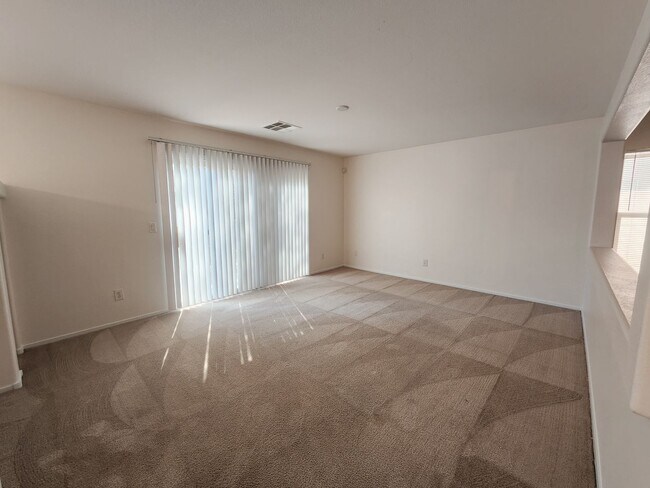 Building Photo - 3-Bed, 2.5-Bath Pet-Friendly Home with Fen...