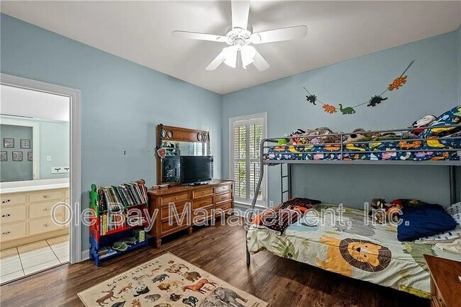 Building Photo - 9791 Aspen Cir
