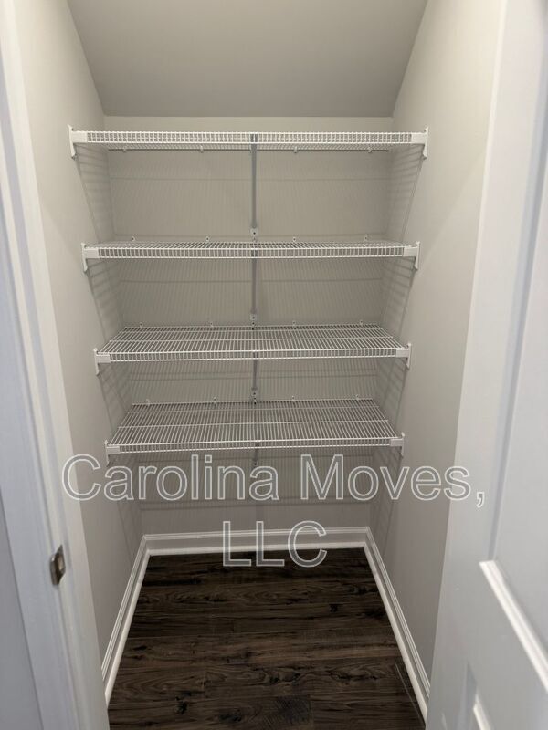 Building Photo - 417 Mariene Dr
