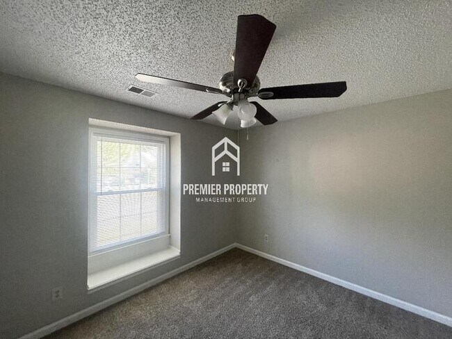 Building Photo - 1585 Wood Farms Dr