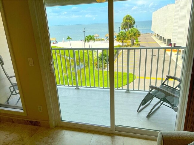 Building Photo - 2506 N Rocky Point Dr