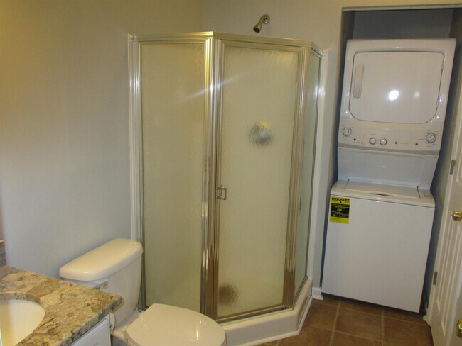 Building Photo - 3923 Gladiola Ct