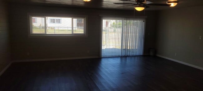 Building Photo - Beautiful home. Apply today!
