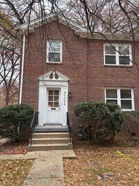 Building Photo - Charming 2-bedroom 1 bath