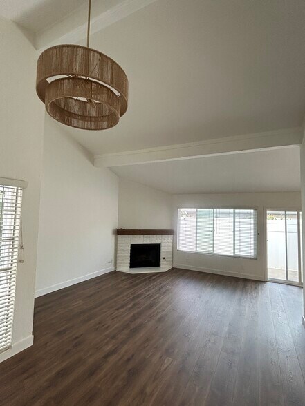 Living Room - 264 S Waverly St