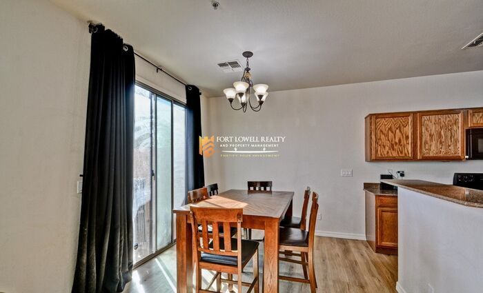 Building Photo - 8169 W Groom Creek Rd