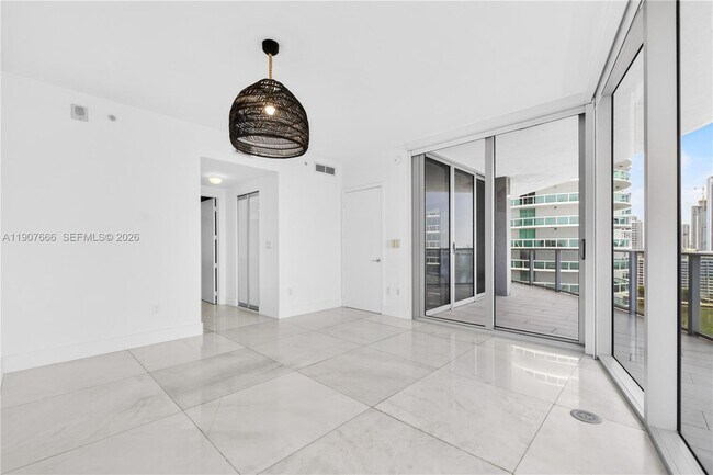 Building Photo - 488 NE 18th St
