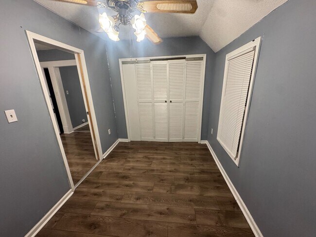 Building Photo - 7602 Wentworth Ave