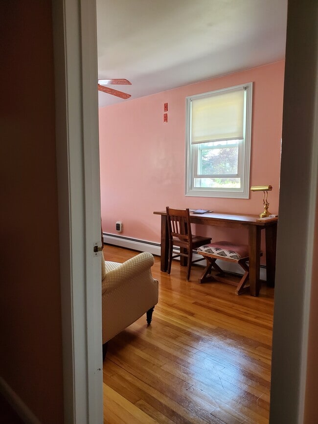 Building Photo - 2 Thornapple Rd