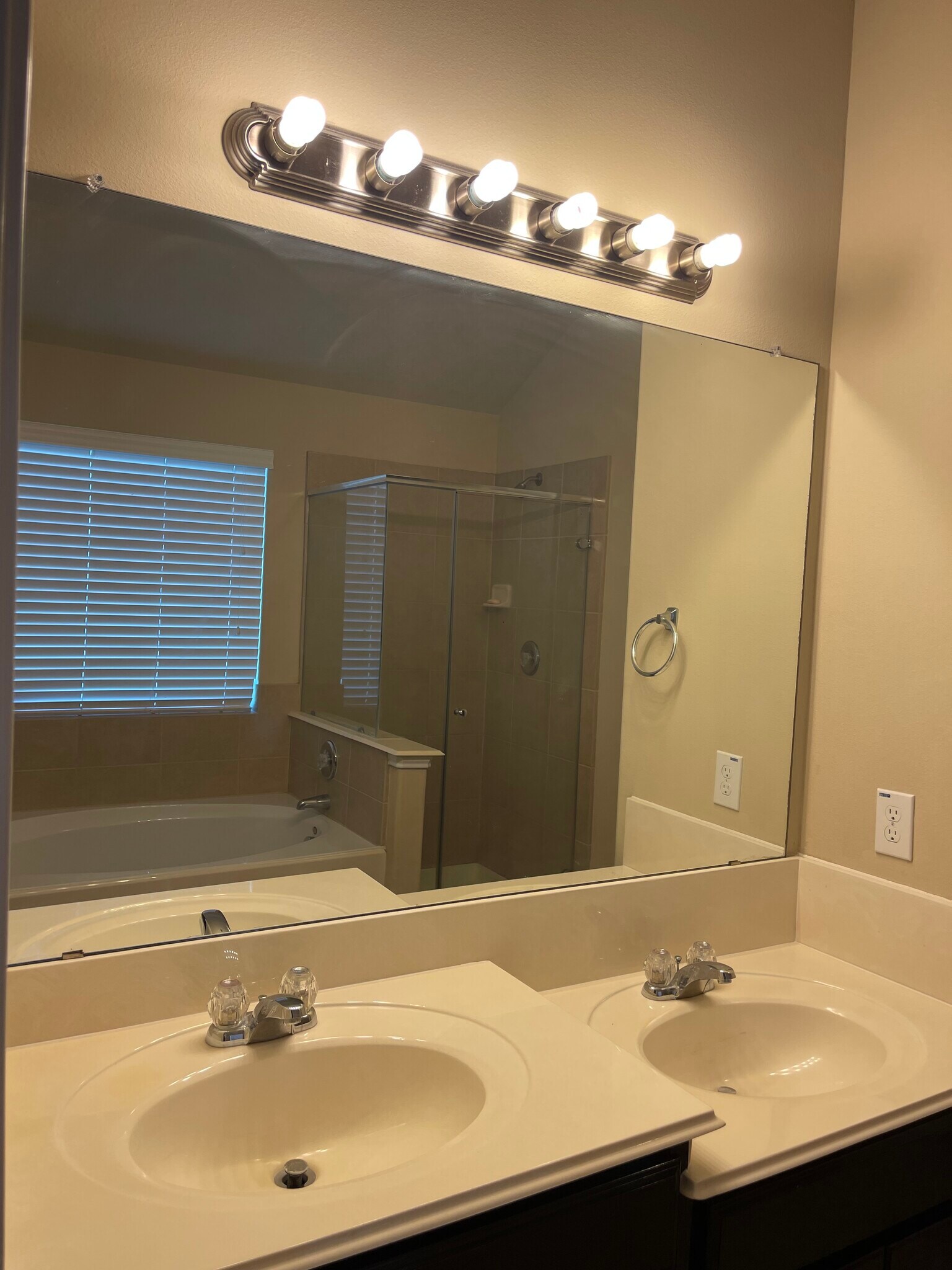Building Photo - 7911 Branson Park Ln