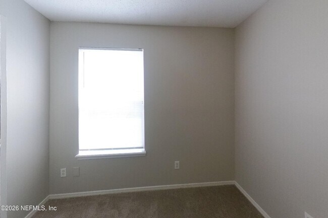 Building Photo - 606 Radnor Ln