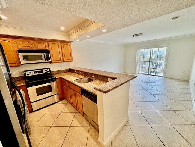 Building Photo - 151 NE 16th Ave