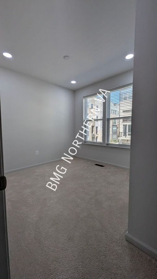 Building Photo - 2576 Neabsco Common Pl