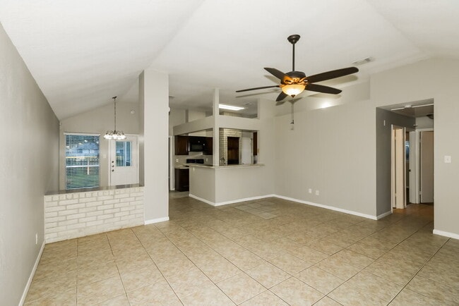 Building Photo - 19523 Lake Hollow Ln