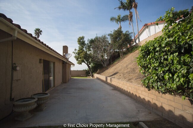 Building Photo - 6794 Rycroft Dr