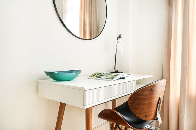 Building Photo - 1597 York Ave