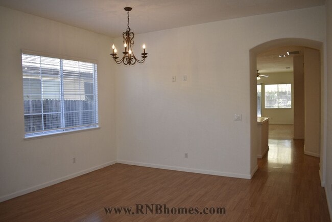 Building Photo - 18 Diggins Dr