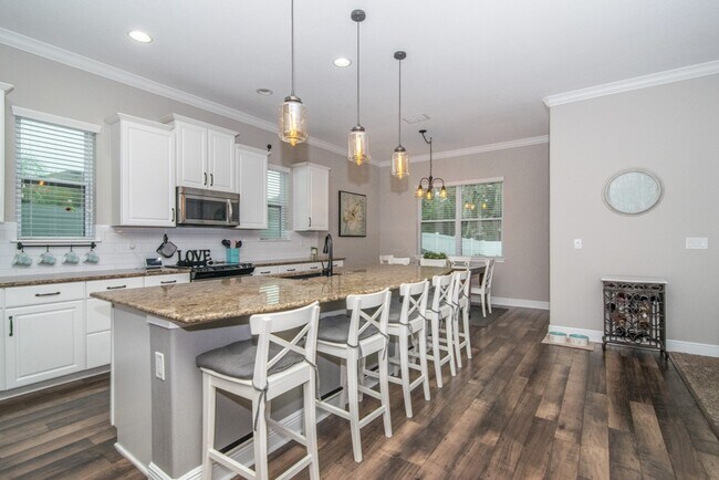 Building Photo - 8114 Champions Forest Way