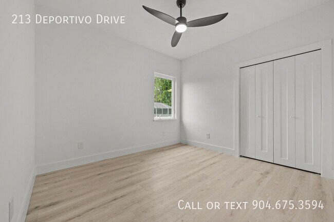 Building Photo - 213 Deportivo Dr