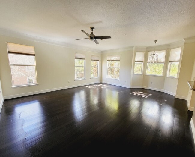 Building Photo - Stunning 2/2 Condo For Rent in Mirabella - Superb Location!