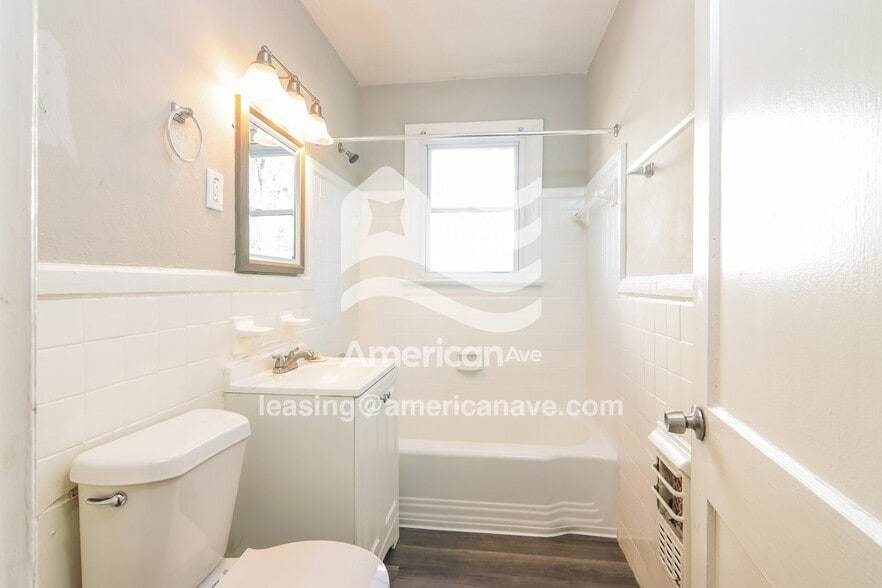 Building Photo - 2207 Heard St