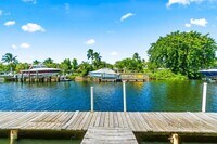 Building Photo - 751 Hummingbird Way