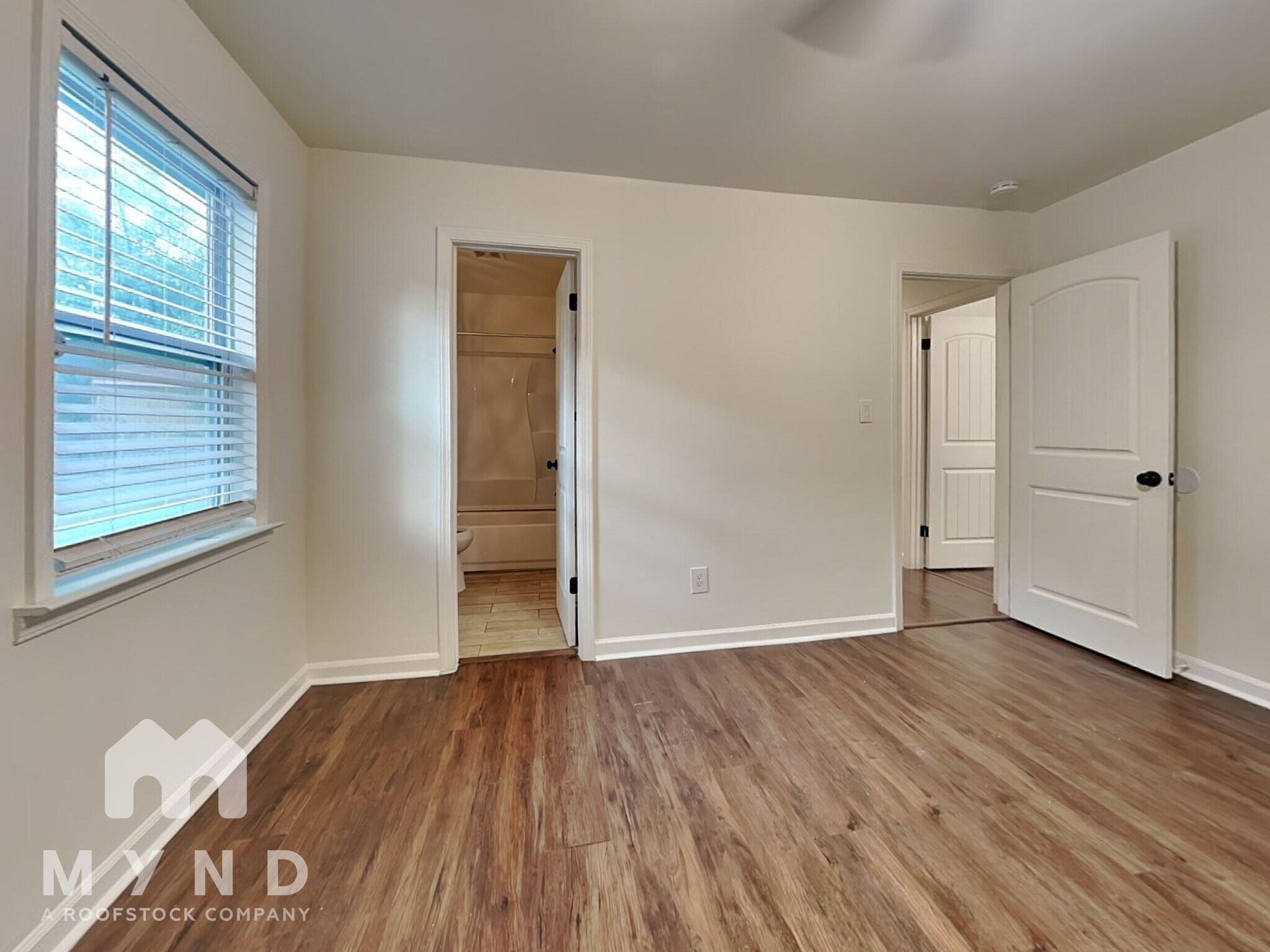 Building Photo - 5581 Aspen Dr