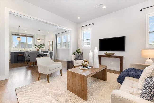 Building Photo - 2523 Irwin Strm Rd