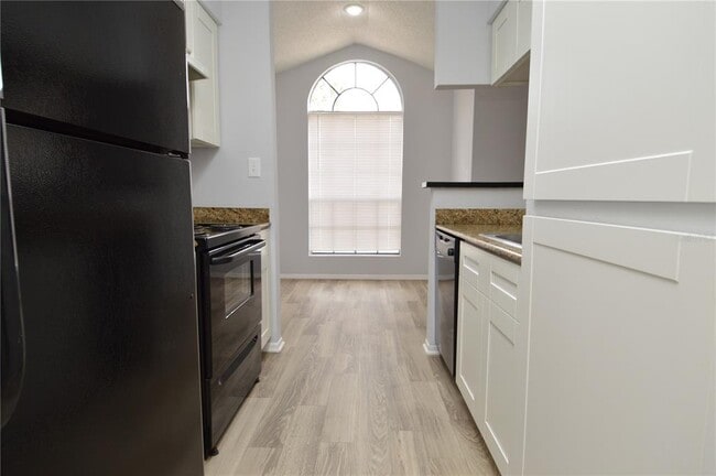 Building Photo - 8722 Mallard Reserve Dr