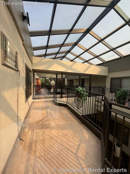 Building Photo - 373 Highland Ave