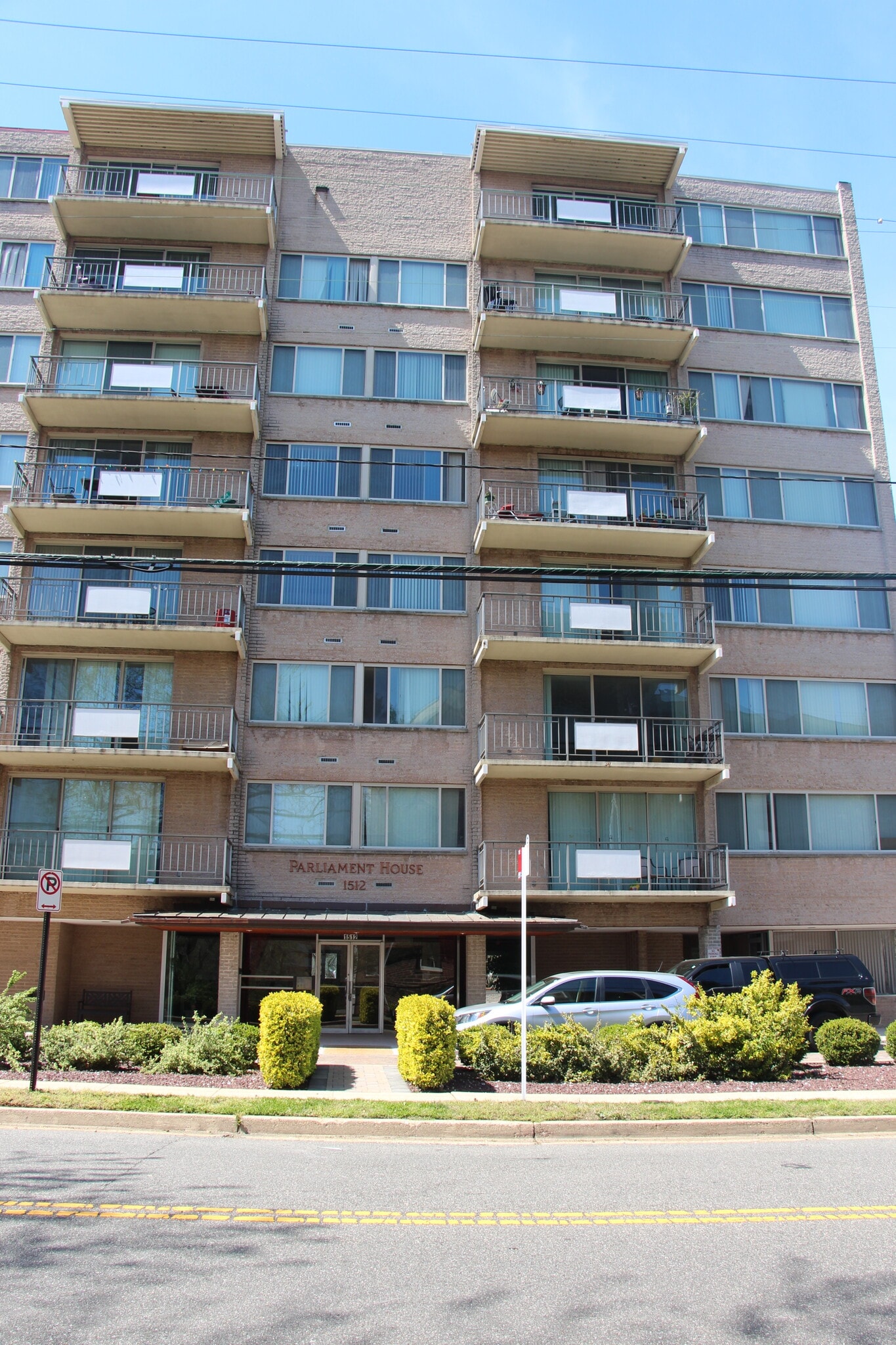 Building Photo - 1512 S Arlington Ridge Rd