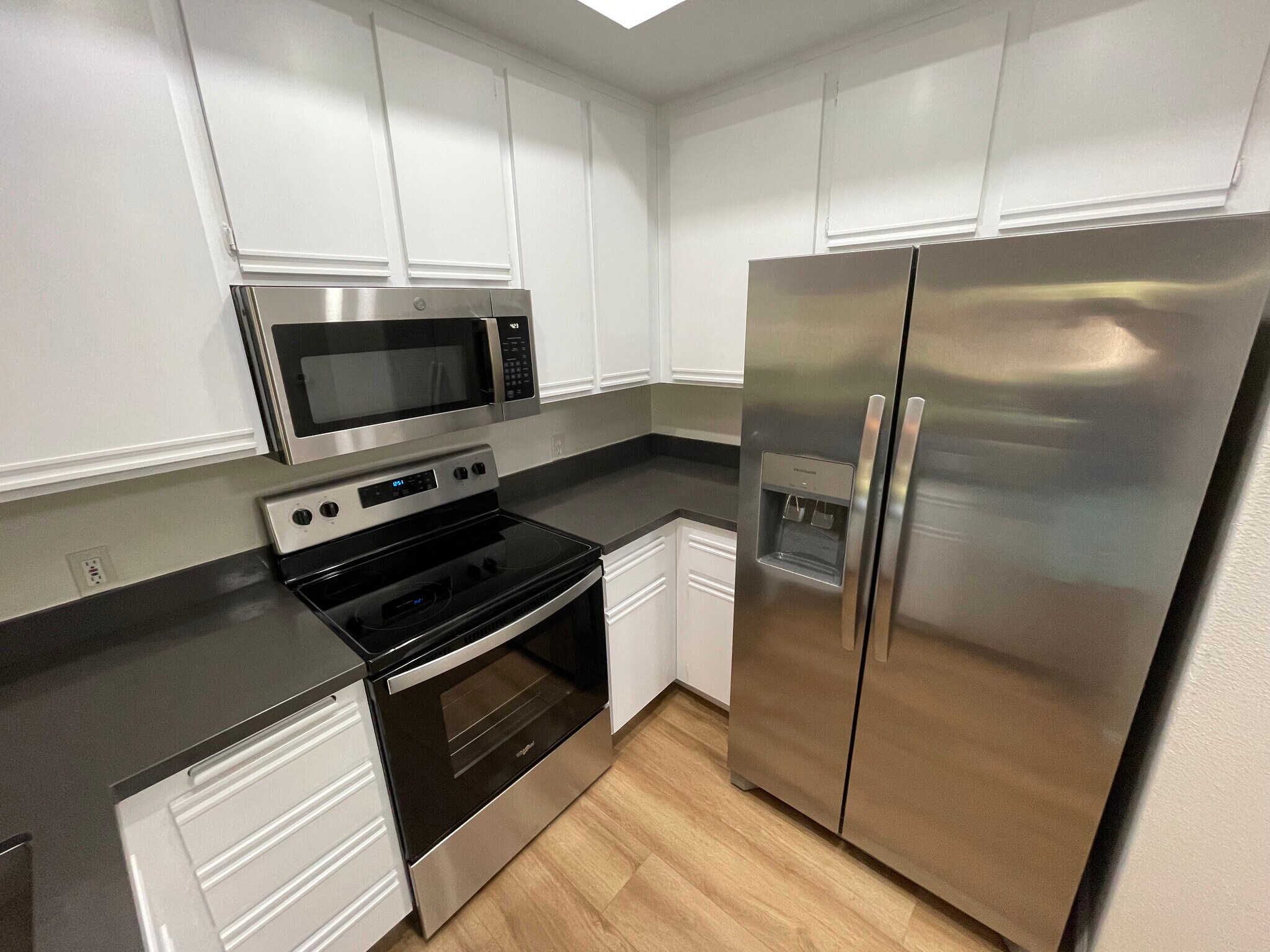 Building Photo - 2960 Champion Way