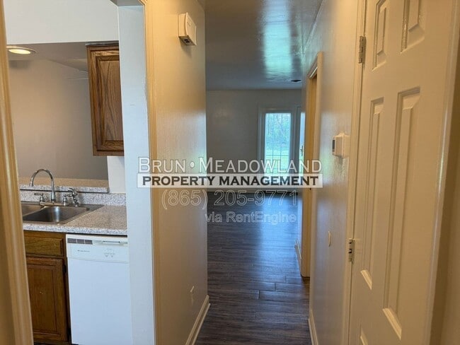 Building Photo - 9116 Parktop Ln NW