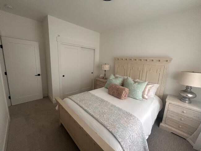 Building Photo - 307 Talons Dr